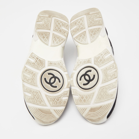 Chanel Black/White Suede and Canvas CC Low Top Sneakers Size 38 - Picture 5 of 8